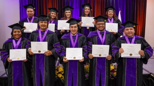 Impacto de la educación superior en migrantes hispanos en EE. UU.