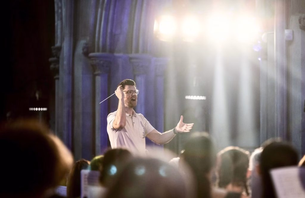 El ganador del EMMY® y nominado al GRAMMY® Jake Runestad dirigirá un concierto en Guatemala un concierto