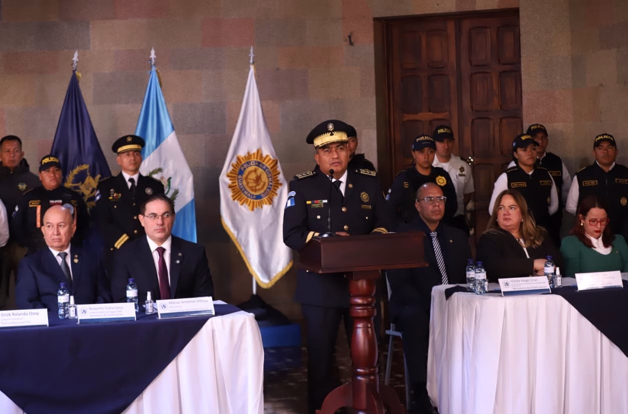 Erick Rolando Osoy nuevo director de la PNC y anuncia reestructuración